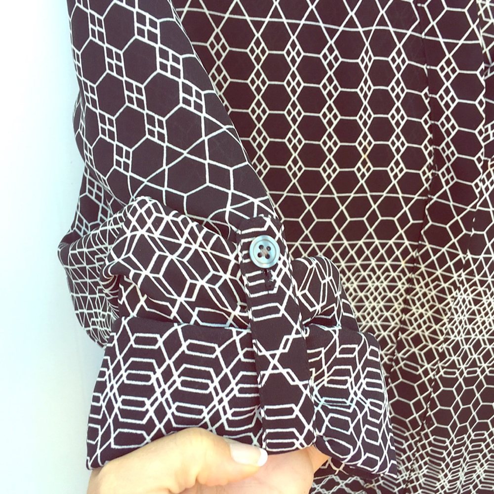 Banana republic long sleeve blouse V-neck size M